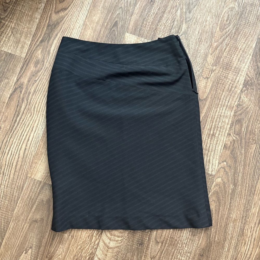 Elegant Black Pinstripe Pencil Skirt Size 36